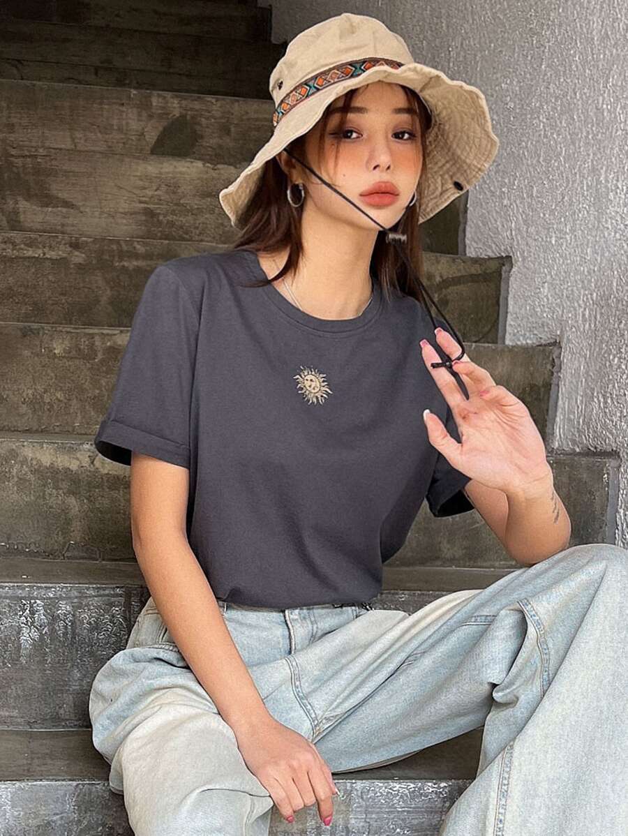 DAZY 太陽印花圓領t恤 - 深灰色 - 查看 1