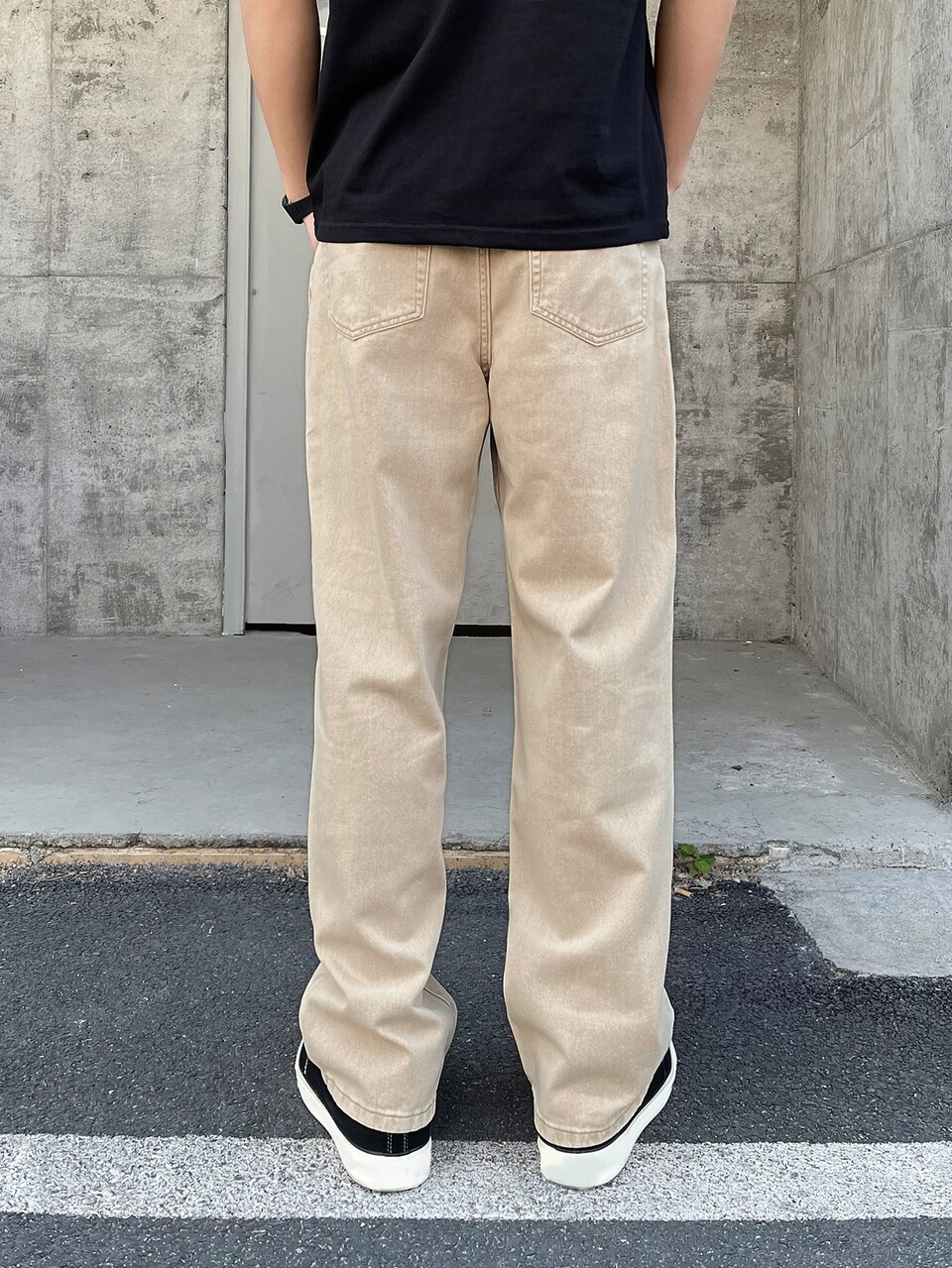 Men Cotton Slant Pocket Loose Fit Jeans