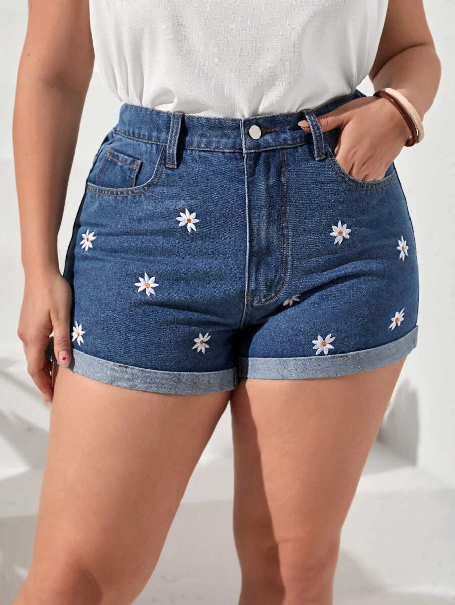 SHEIN Essnce Plus Floral Embroidery Roll Up Hem Denim Shorts - Medium Wash - View 1