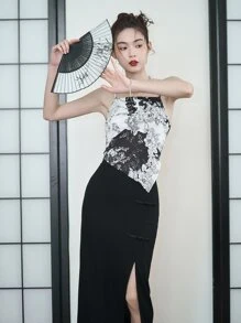 DAZY Allover Floral Print Asymmetrical Hem Cami Top - Black and White - View 3