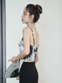 DAZY Allover Floral Print Asymmetrical Hem Cami Top - Black and White - View 4