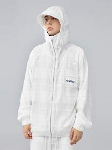 Hombres Cazadora con parche de letra de manga raglán con capucha