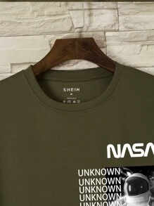 Men Astronaut And Letter Graphic Tee - Army Green - View 5