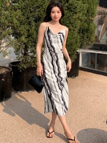 DAZY 條紋圖案下擺開叉吊帶連衣裙 - 黑與白 - 查看 7