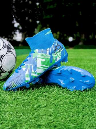 Men Geometric Pattern Lace-up Front Soccer Shoes, Sporty Outdoor Sneakers