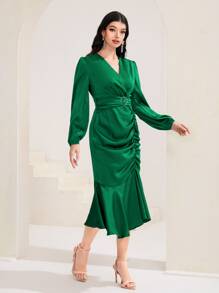 Modelyn Vestido con cinturón de cuello cruzado fruncido bajo con fruncido