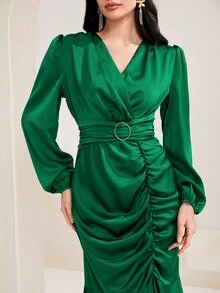 Modelyn Vestido con cinturón de cuello cruzado fruncido bajo con fruncido