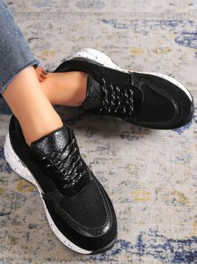 Nuove scarpe casual e sportive alla moda per donne, con punta rotonda, allacciate, in stampa leopardata e pannelli, comode e leggere