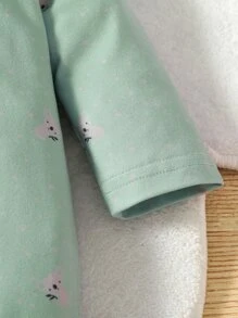 SHEIN 新生嬰兒男寶寶 2入組 考拉印花帶腳睡衣 - 彩色 - 查看 6