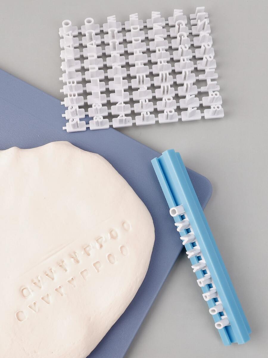 1set Random English Alphabet Cream Mold - Multicolor - View 1