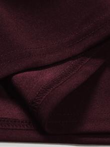 Manfinity Homme Áo thun có cổ Nam Nút Tương phản ren Sọc ca rô Lá thư Công việc - Màu Đỏ Sâu - Xem 5