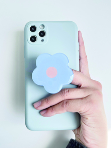 1pc Flower Design PMMA Stand-Out Phone Grip Holder - Multicolor - View 1