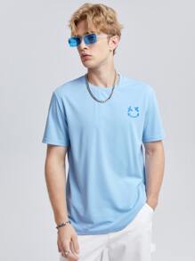 Manfinity RebelGame 男士卡通和字母圖案T恤 - 淺藍色 - 查看 2