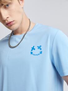 Manfinity RebelGame 男士卡通和字母圖案T恤 - 淺藍色 - 查看 6