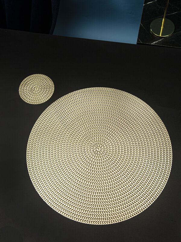 2 قطع مستدير مجوف مفرش سفرة مع كوستر