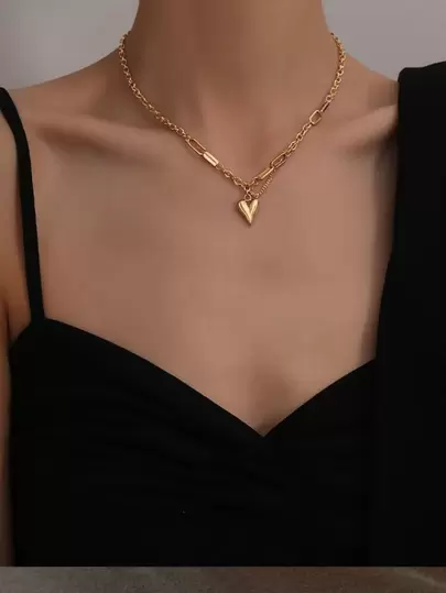 1 件时尚不锈钢心形吊坠项链，适合女士日常装饰情人节