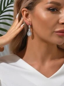 方晶鋯石水滴形耳墜 - 銀色 - 查看 2