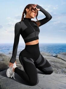Easithlete Seamless Striped Thumb Holes Sports Jacket & Leggings - Black - View 2