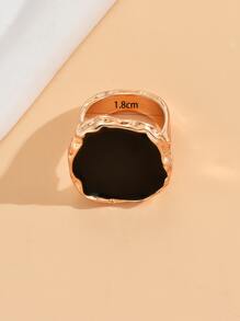 Inel decorativ geometric