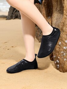 男孩透氣卡通圖案一腳蹬水鞋運動型戶外黑色水襪