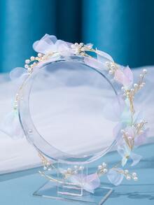 珍珠和花朵裝飾新娘髮帶