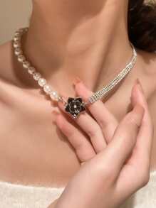 Flower & Faux Pearl Decor Necklace - Silver - View 3