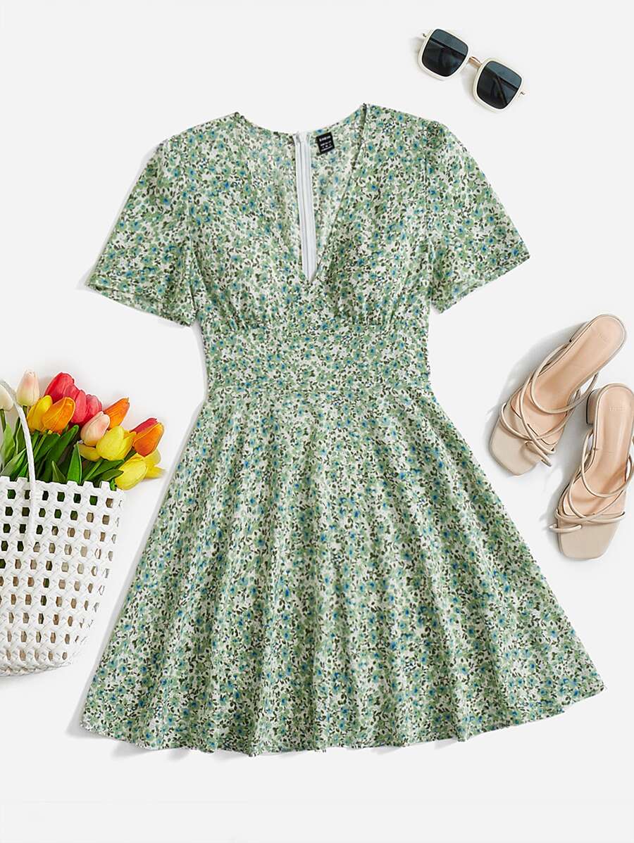 SHEIN VCAY Vestido con estampado floral pecho con fruncido - verde menta - Ver 1