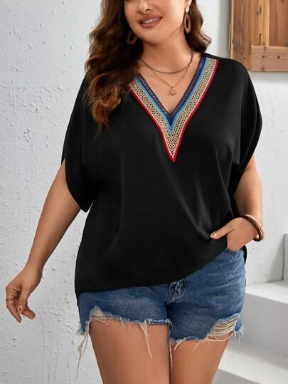 SHEIN LUNE Plus Contrast Tape Batwing Sleeve Blouse