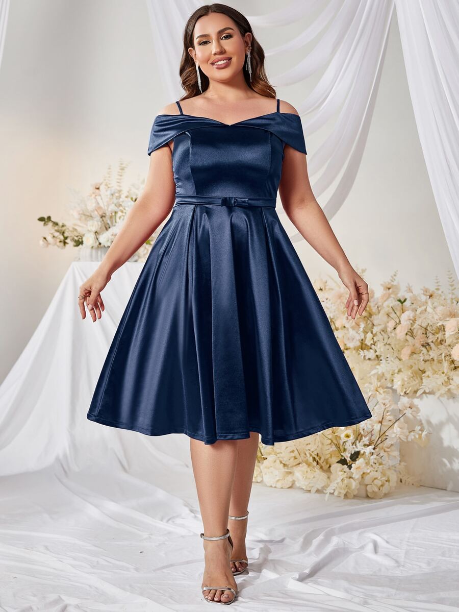 MUXXN Vestido de hombros descubiertos de satén - Azul Marino - Ver 1