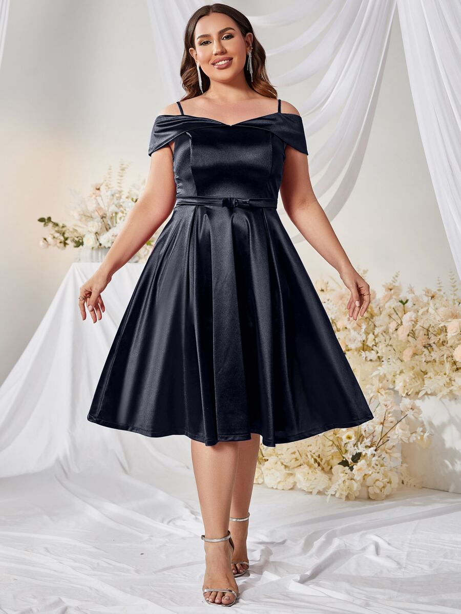 MUXXN 大碼挖肩緞面連衣裙 - 黑色 - 查看 1