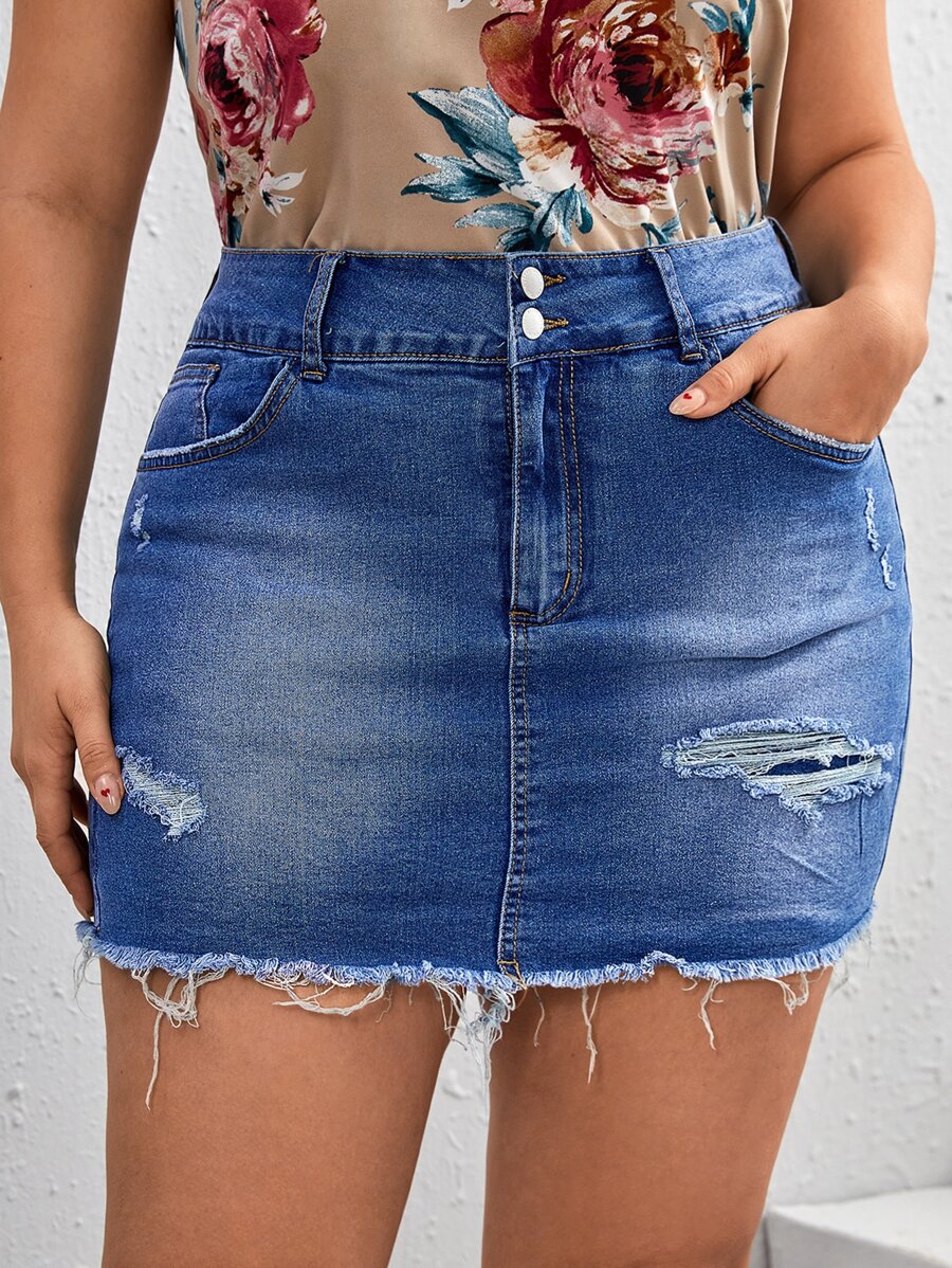 SHEIN Essnce 大碼破洞毛邊緣牛仔裙褲 - 中等水洗藍 - 查看 1