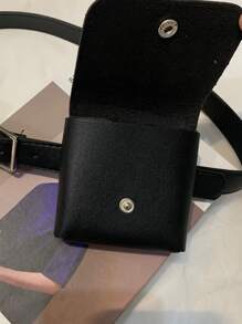 Riñonera mini con diseño metal con solapa - Negro - Ver 5