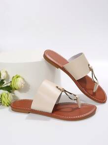 女士金屬裝飾夾腳平底時尚T字帶涼鞋適用於海灘 - 米色 - 查看 5