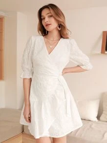 SHEIN Frenchy Schiffy Kleid mit Rüschenbesatz, Wickel, seitlichem Knoten