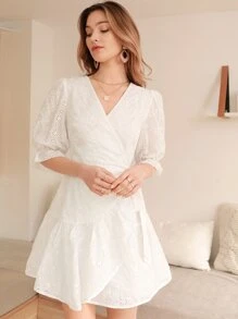 SHEIN Frenchy Schiffy Kleid mit Rüschenbesatz, Wickel, seitlichem Knoten