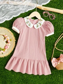 SHEIN 小女童花卉刺繡彼得潘領泡泡袖荷葉邊洋裝