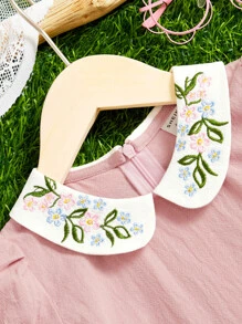 SHEIN 小女童花卉刺繡彼得潘領泡泡袖荷葉邊洋裝