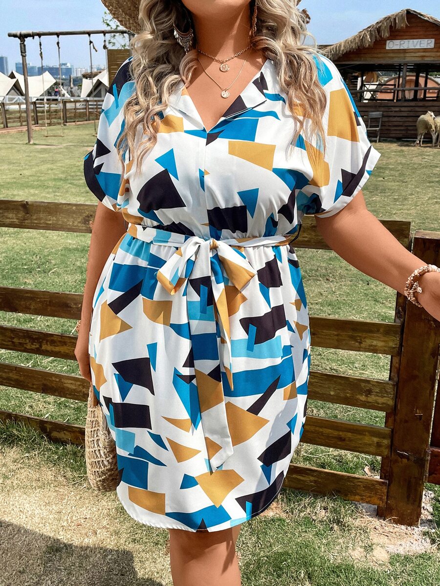 SHEIN LUNE Plus Geo Print Batwing Sleeve Belted Dress - Multicolor - View 1