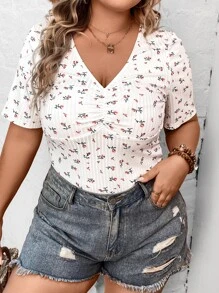 SHEIN LUNE Plus Ditsy Floral Print Ruched Front Tee - Multicolor - View 5