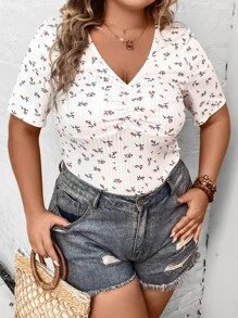 SHEIN LUNE Plus Ditsy Floral Print Ruched Front Tee - Multicolor - View 6