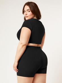 SHEIN BASICS 大尺碼實色短款t恤和摩托車短褲 - 黑色 - 查看 2