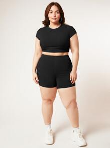 SHEIN BASICS 大尺碼實色短款t恤和摩托車短褲 - 黑色 - 查看 3