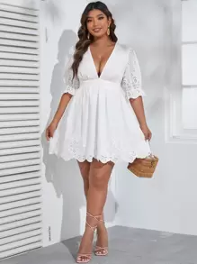 SHEIN VCAY 大碼網眼刺繡貝殼邊深V領連衣裙 - 白色 - 查看 3