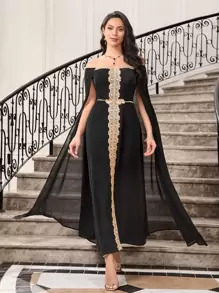 Modelyn 拼接貼花一字肩斗篷袖洋裝 - 黑色 - 查看 1