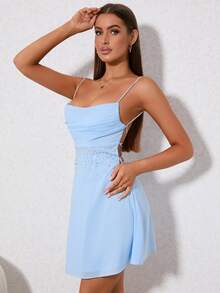 Vestido de tirantes con diseño de diamante de imitación fruncido - Celeste - Ver 6