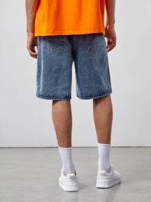 ROMWE MEN Guys Graphic Ripped Denim Shorts - Medium Wash - View 2