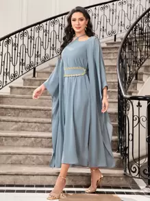 Al Najma 貼花細節斗篷袖長袍連衣裙 - 霧霾藍 - 查看 6