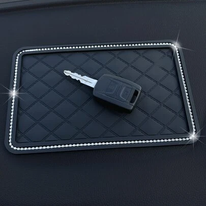 1 tấm lót xe hơi chống trượt bằng silicon