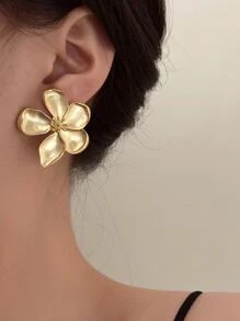 Flower Design Stud Earrings - Yellow Gold - View 1