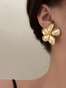 Flower Design Stud Earrings - Yellow Gold - View 4